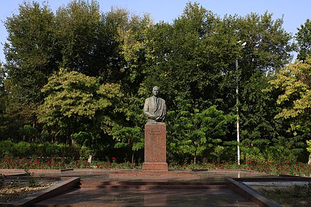 130. Sharof Rashidov bust, Yunusabad District author - Humoyun Mehridinov