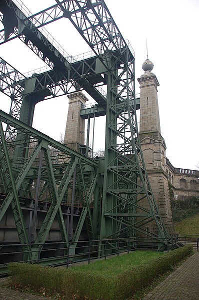 File:Ship Lift Henrichenburg -b.jpg