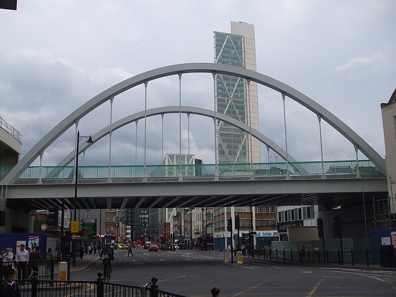 File:Shoreditch High Street stn rail bridge under construction July 09.JPG