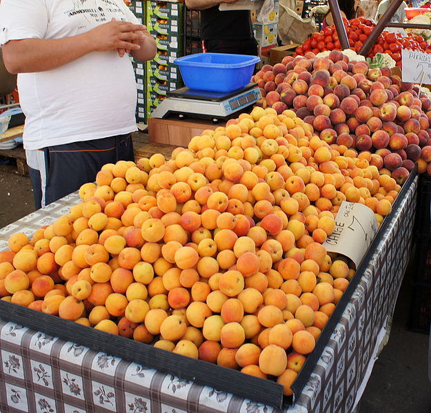 File:Sibiu Piaţa Cibin 2012 7.jpg