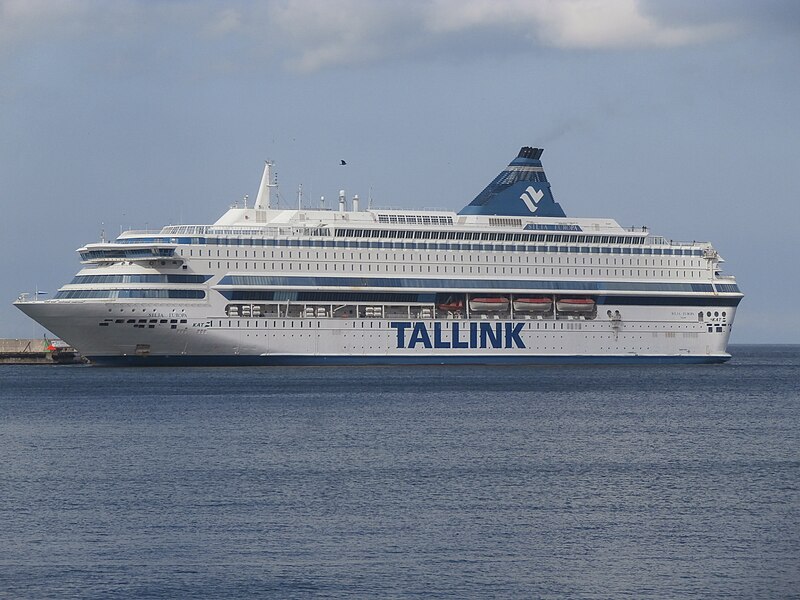 File:Silja Europa departing Tallinn 8 April 2016.JPG