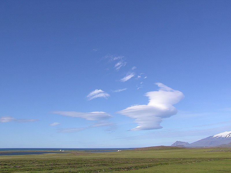 File:Snæfellsjökullwithwave.JPG