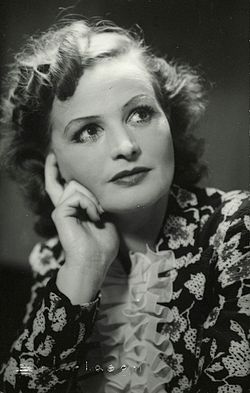 Sonja Mjøen i "Wien-Budapest" (1939).jpg