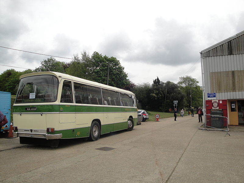 File:Southern Vectis 301 KDL 885F rear 2.JPG