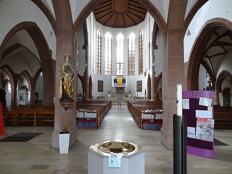 File:St. Elisabeth (Darmstadt) Blick Karwoche 04.JPG