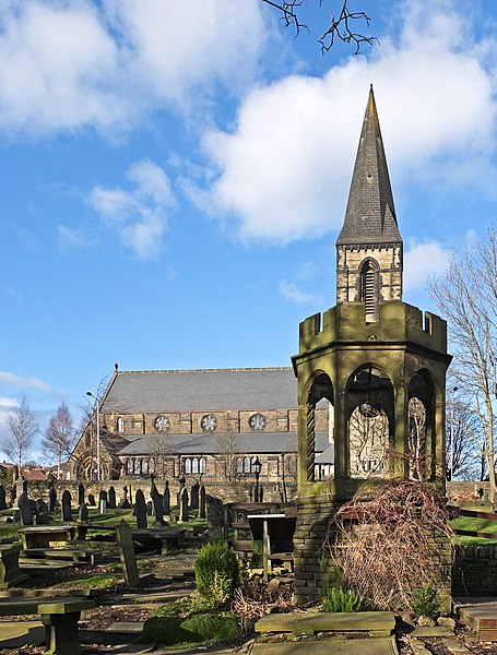 File:St James Church and the cupola of the ruined Bell Chapel (Taken by Flickr user 2nd February 2013).jpg