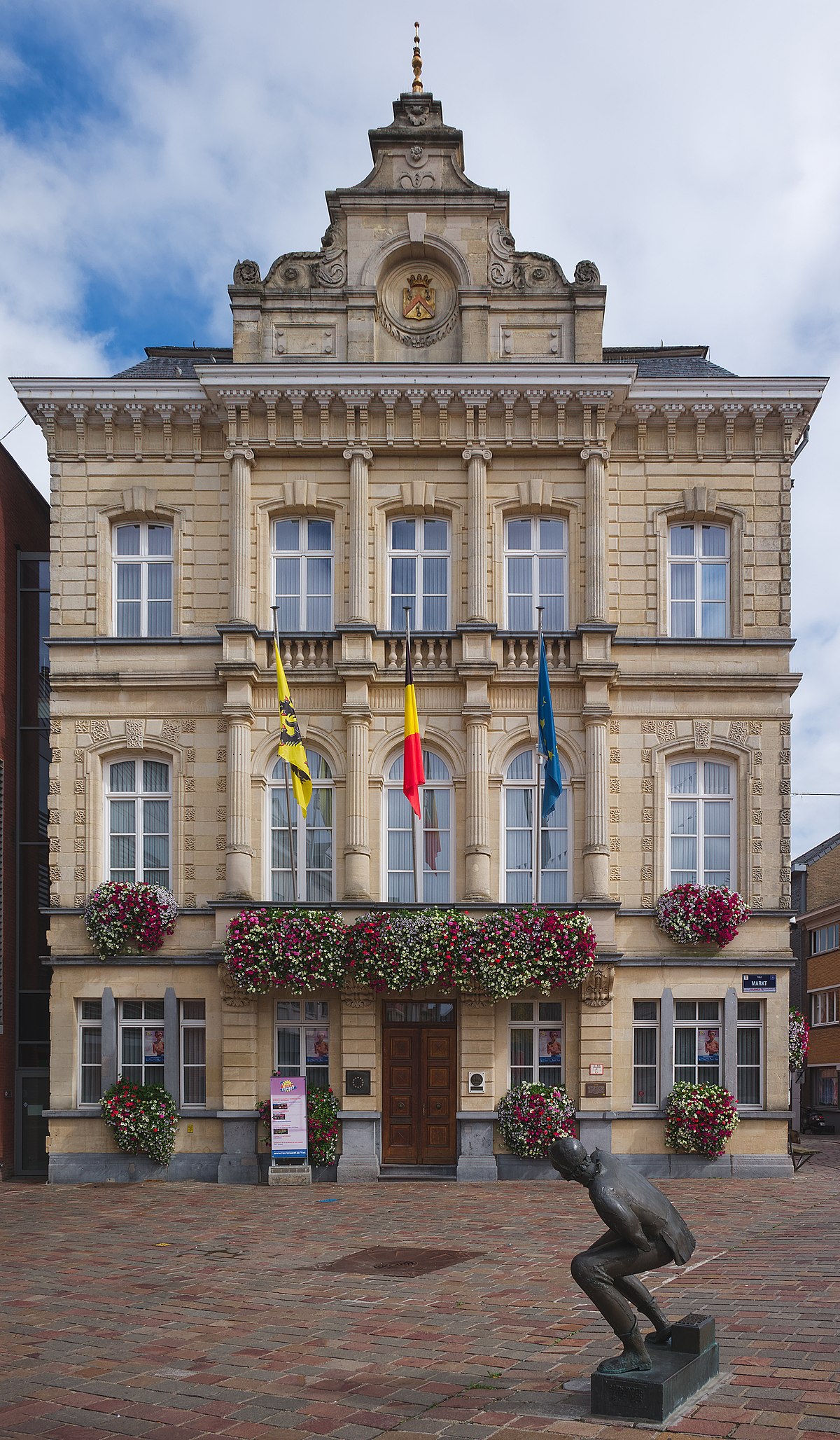 Фландрия 2. Town Hall. Католическая Фландрия. Арселой. Tielt.