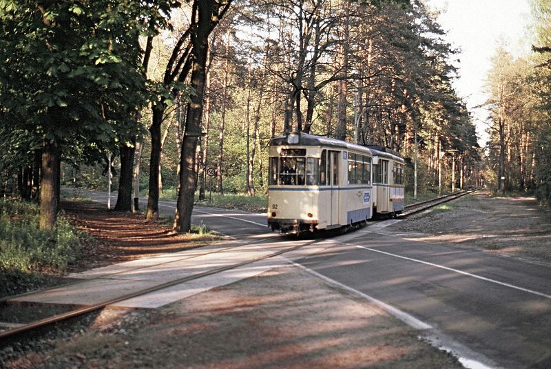 File:Strab Woltersdorf Straße nach Fichtenau.jpg