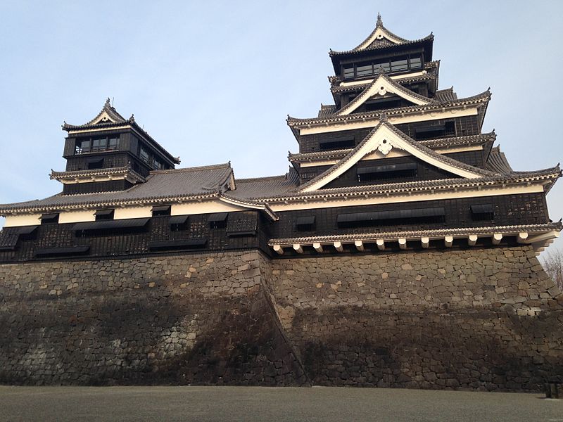 File:Tenshu of Kumamoto Castle 3.JPG