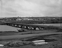 Kesepuluh Jalan, Jembatan Yang Membentang Di Sungai Missouri, Great Falls (Cascade County, Montana).jpg