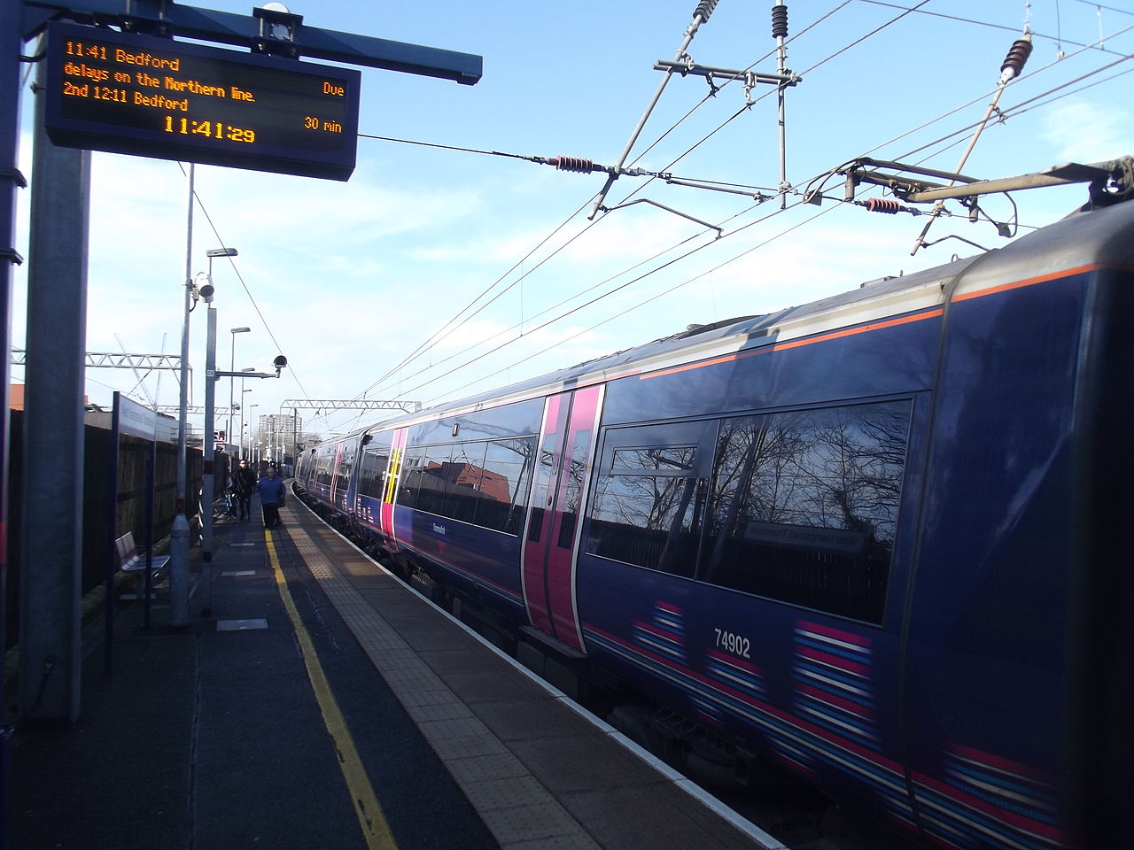 Стоп поезд. Class 377 Thameslink.