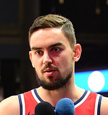 Tomas Satoransky with the Washington Wizards in 2018 Tomas Satoransky (32868537347) (cropped).jpg