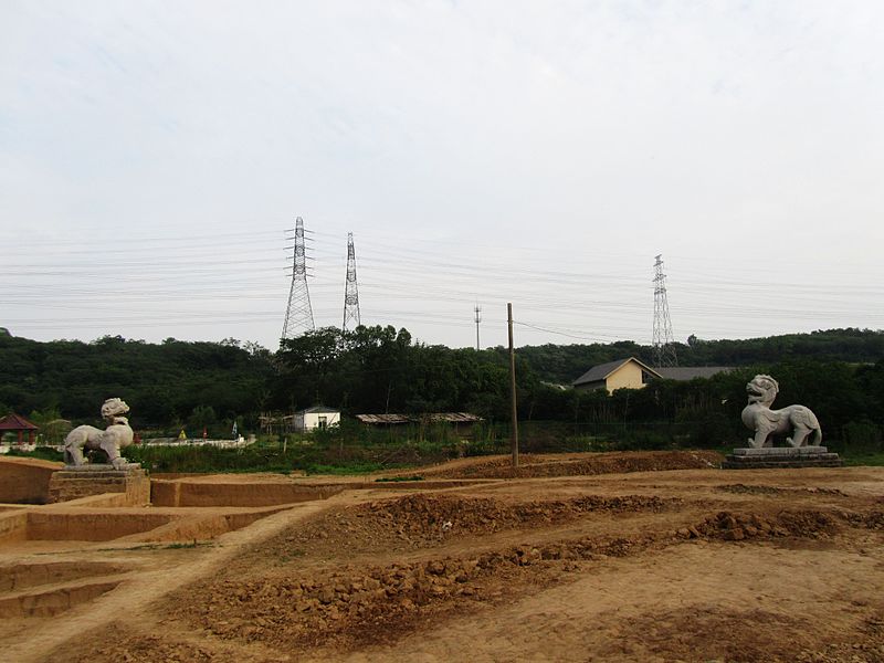 File:Tomb of Chen Qian 01 2013-05.JPG