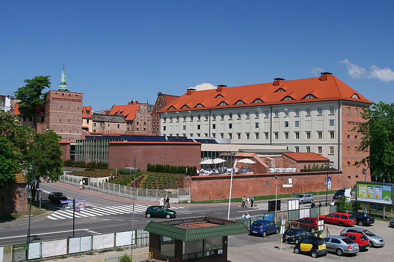 File:Toruń - Hotel Bulwar.JPG