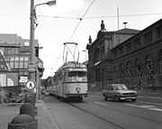 Düwag-Wagen vor dem Bonner Hauptbahnhof