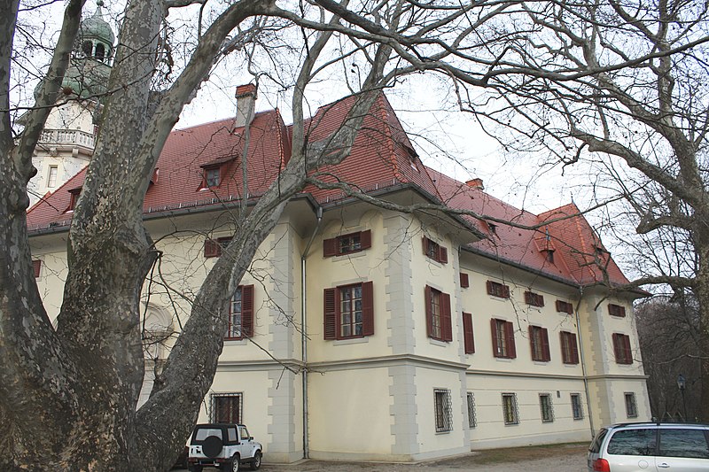 File:Tribuswinkel schloss03.jpg