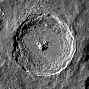 Мозаїка знімків зонда Lunar Reconnaissance Orbiter(ширина зображення — 120 км)