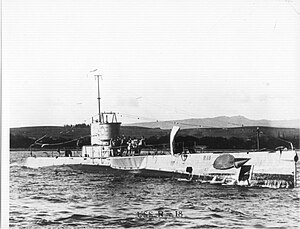 USS R-18 (SS-95).jpg