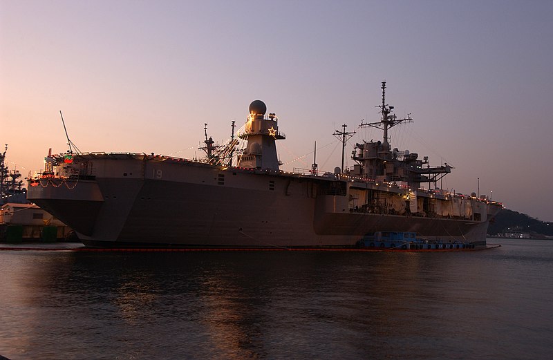 File:US Navy 031225-N-2101W-013 Christmas lights adorn USS Blue Ridge (LCC-19) at Naval Station Yokosuka. Since October 1979.jpg