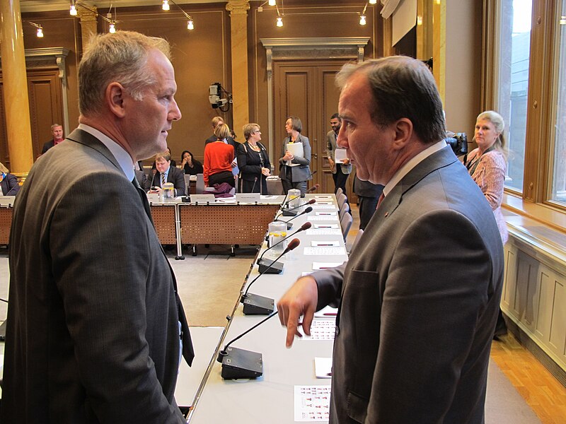 File:Vänsterpartiets ordförande Jonas Sjöstedt och statsminister Stefan Löfven (S). (15981976381).jpg