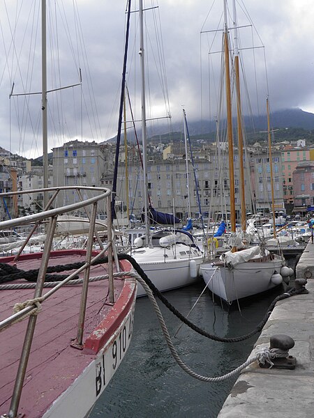 File:Vieux port (Bastia) (2).jpg
