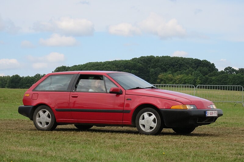 File:Volvo 480ES in Schaffen-Diest in profile.JPG