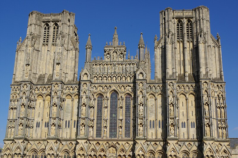 File:Wells Cathedral - geograph.org.uk - 3944968.jpg