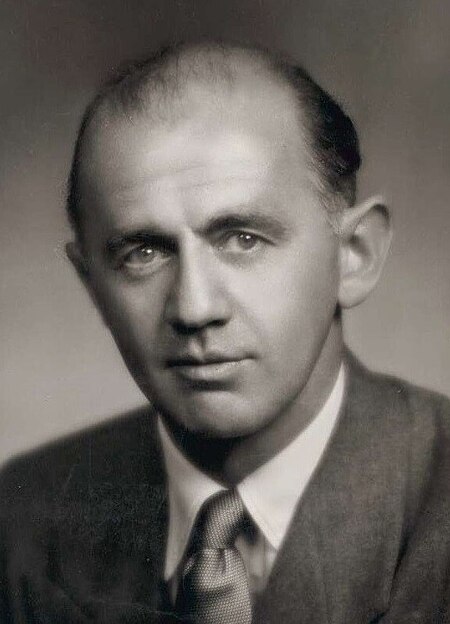 Tập_tin:William_McMahon_1950.jpg