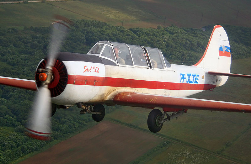 File:Yak-52 (6069870259).jpg