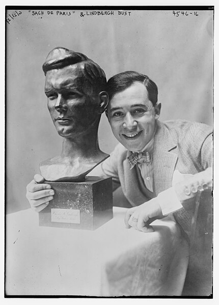 File:"Sach de Paris" & Lindbergh bust LOC 25839545544.jpg