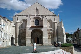 Église Sainte-Eulalie de Benet (3).jpg