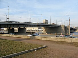 Część autostrady z łukiem centralnym - most Wołodarski