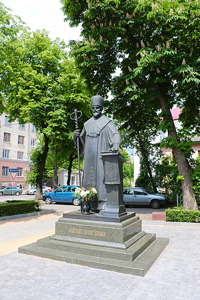 File:Тернопіль, вул. Сагайдачного, біля УГКЦ, Пам'ятник патріарху Йосифу Сліпому.jpg