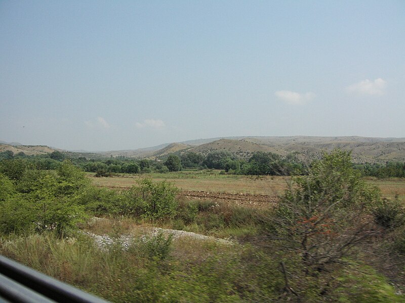 File:2006, View from the train from Thessaloniki to Skopje 10.jpg