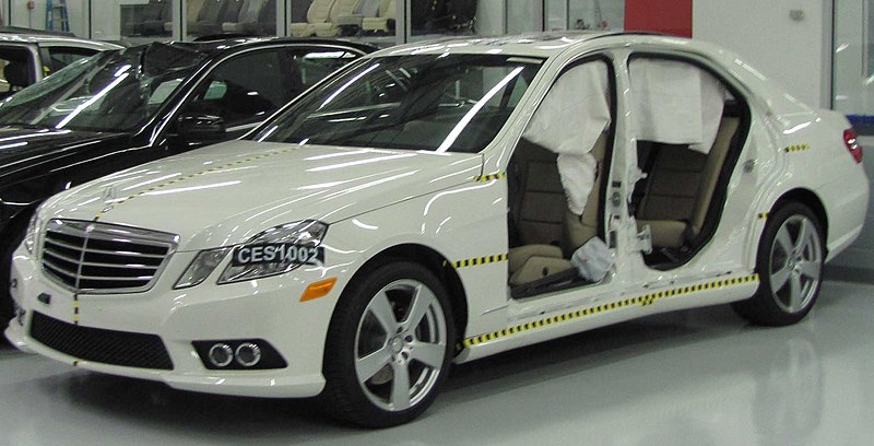 File:2010 Mercedes-Benz E 350 IIHS.jpg