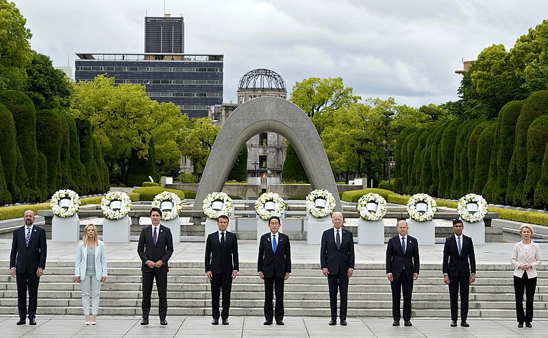 File:49th G7 summit ラーム・エマニュエル駐日米国大使 photographs (1).jpg