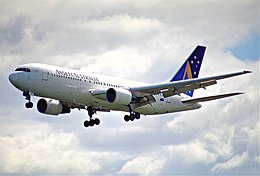 71ac - Ansett Australië Boeing 767-277;  VH-RME @ SYD: 11.09.1999 (6115692223) .jpg