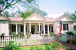 Aduston Hall i Gainesville Historic District