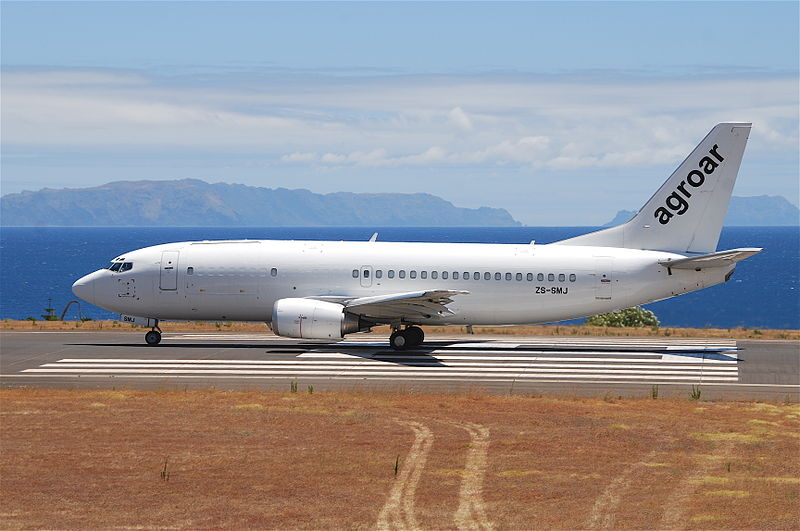 File:Agroar Boeing 737-3Y0F; ZS-SMJ@FNC;12.07.2011 (5940065804).jpg