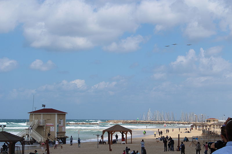 File:Air Force Fly By on Tel Aviv Beach IMG 1647.JPG