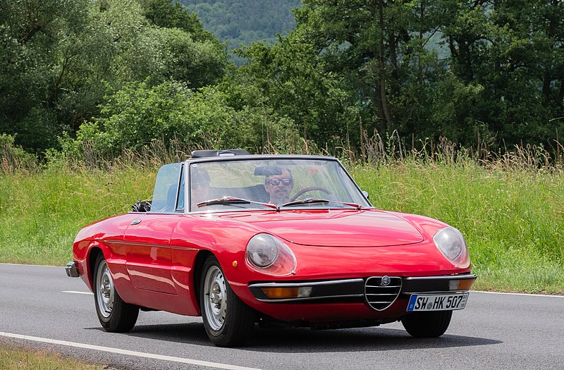 File:Alfa Romeo Spider Oldtimertreffen Ebern 2019 6200413.jpg