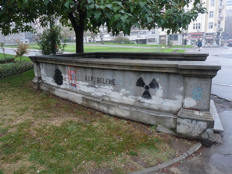 File:An entrance to an underground facility in Pionirski Park in Beograd (1), October 13, 2012.jpg