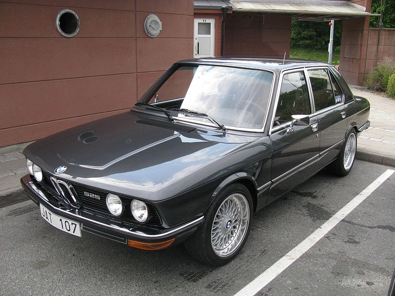 File:BMW 525 (5804980223).jpg