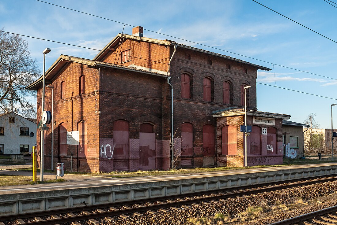 File:Bahnhof RDG (Ost), Richtenberger Straße 30, Ribnitz-Damgarten, April 2015 (DSC04736).jpg