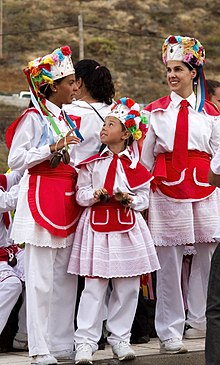 Bailarines con traje típico, El Tamaduste.