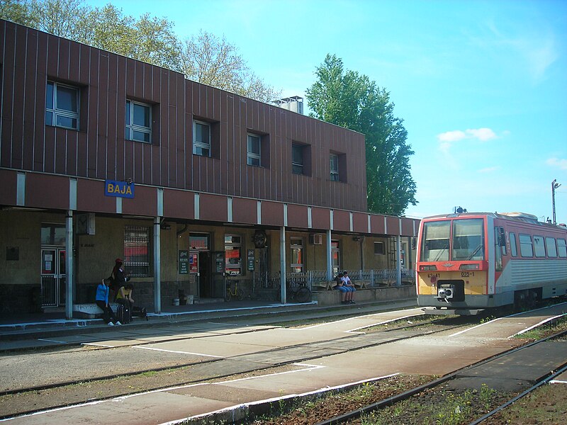 File:Baja railway station.JPG