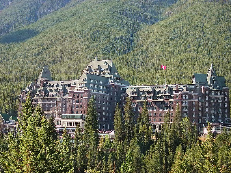 File:Banff Springs Hotel Canada 班夫水泉飯店 - panoramio.jpg