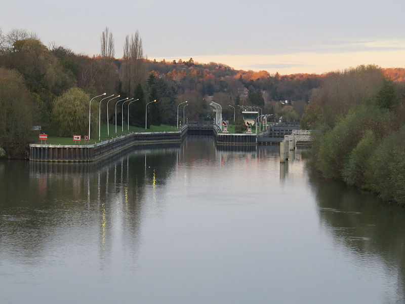 File:Barrage de L'isle Adam.JPG