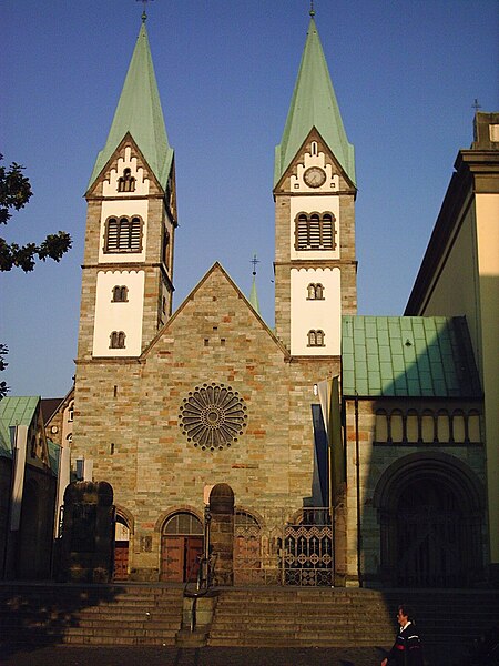 File:Basilika Werl.jpg