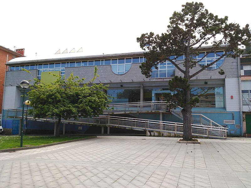 File:Biblioteca Mariano Suárez-Pola.jpg